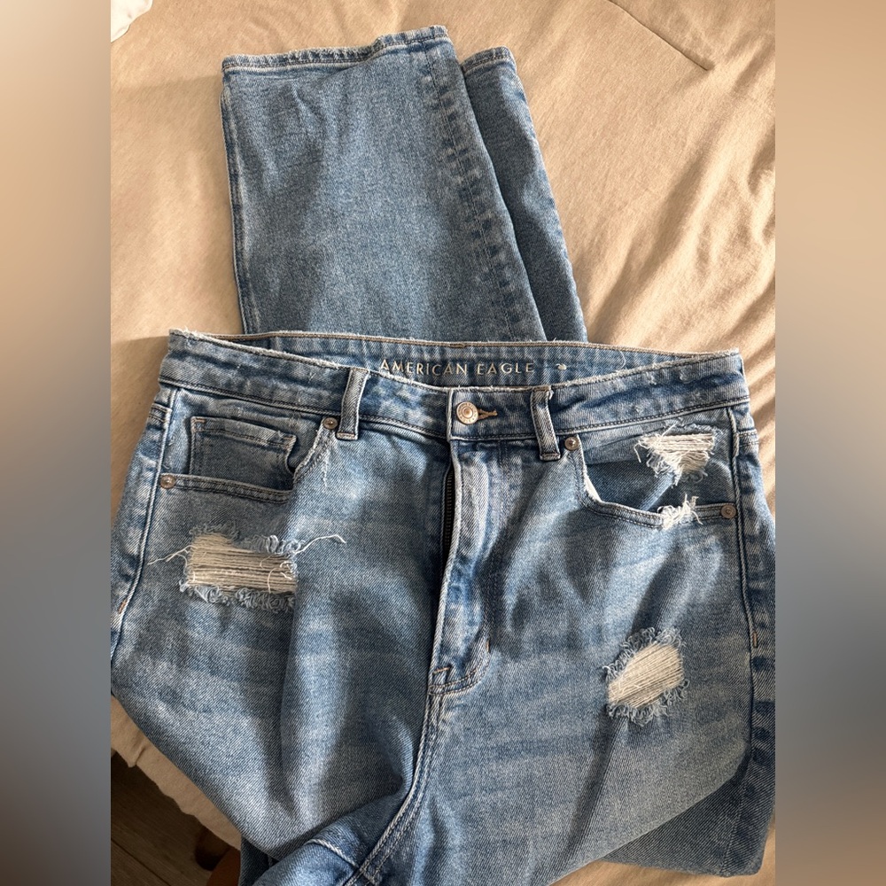 American Eagle Outfitters Women's Medium Blue Mom Straight Distressed Jeans